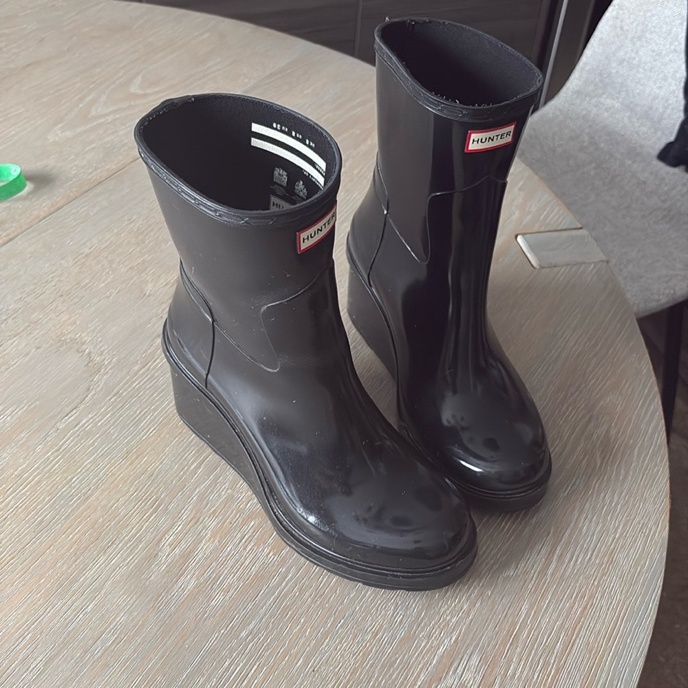 Hunter wedge rain boots, size 8
